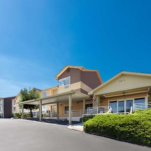 Best Western Topaz Lake Inn